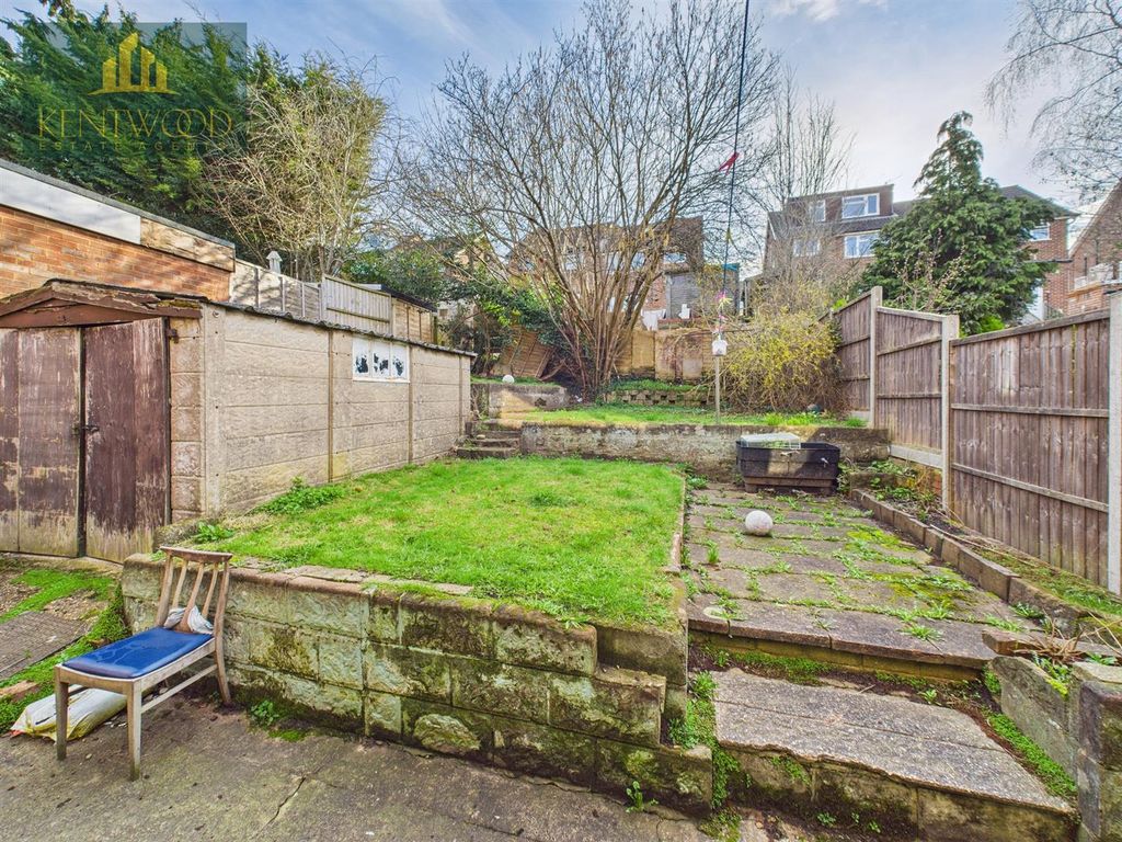 Property photo 2 of 11 Cam01964G0-Pr0072-Still013.Jpg