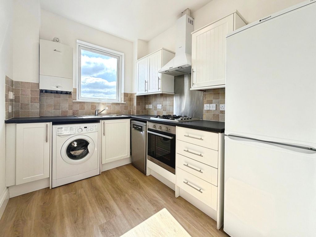 Property photo 3 of 15 Kitchen