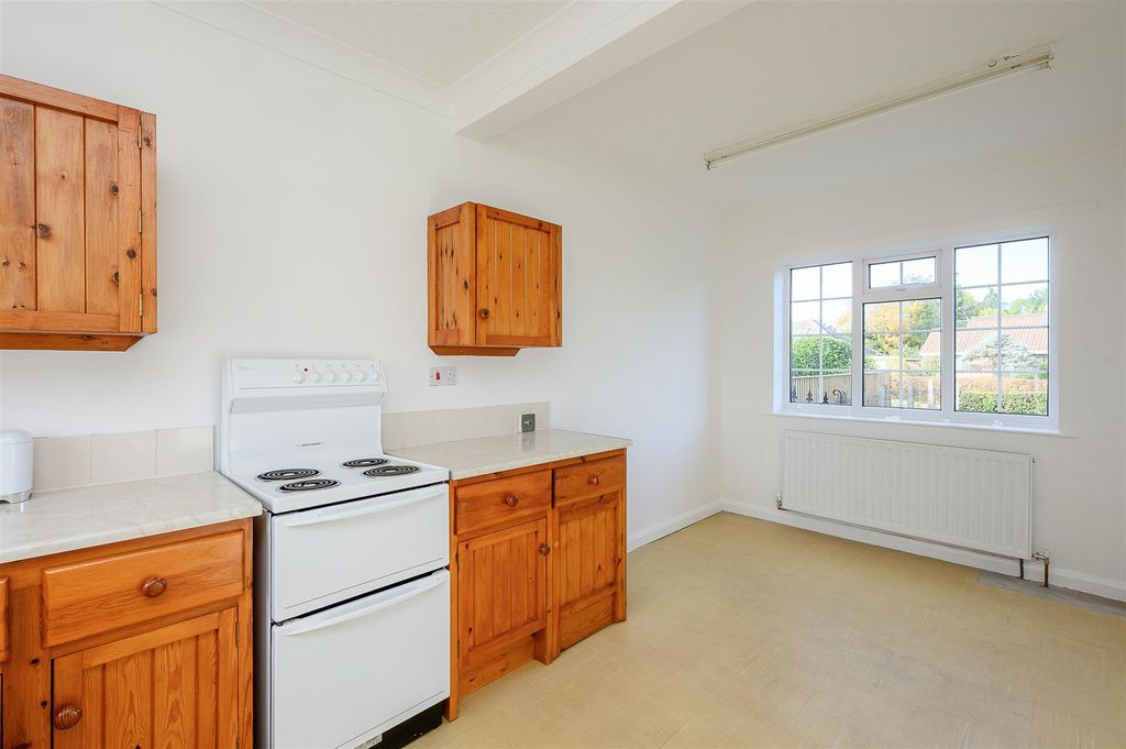 Property photo 3 of 15 Kitchen