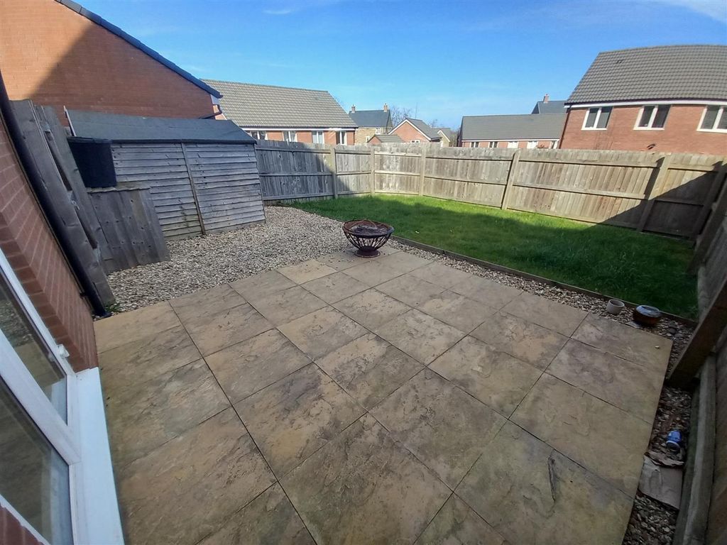Property photo 2 of 10 29 Pin Rd R Gdn.Jpg
