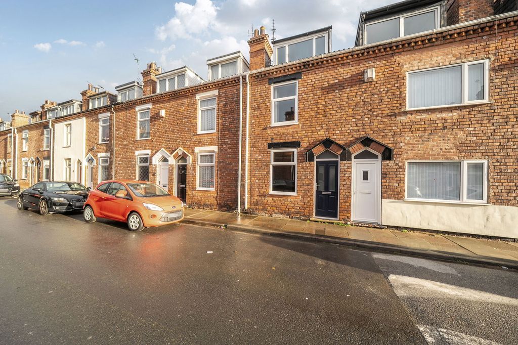 Property photo 2 of 21