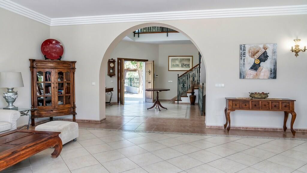Property photo 2 of 3