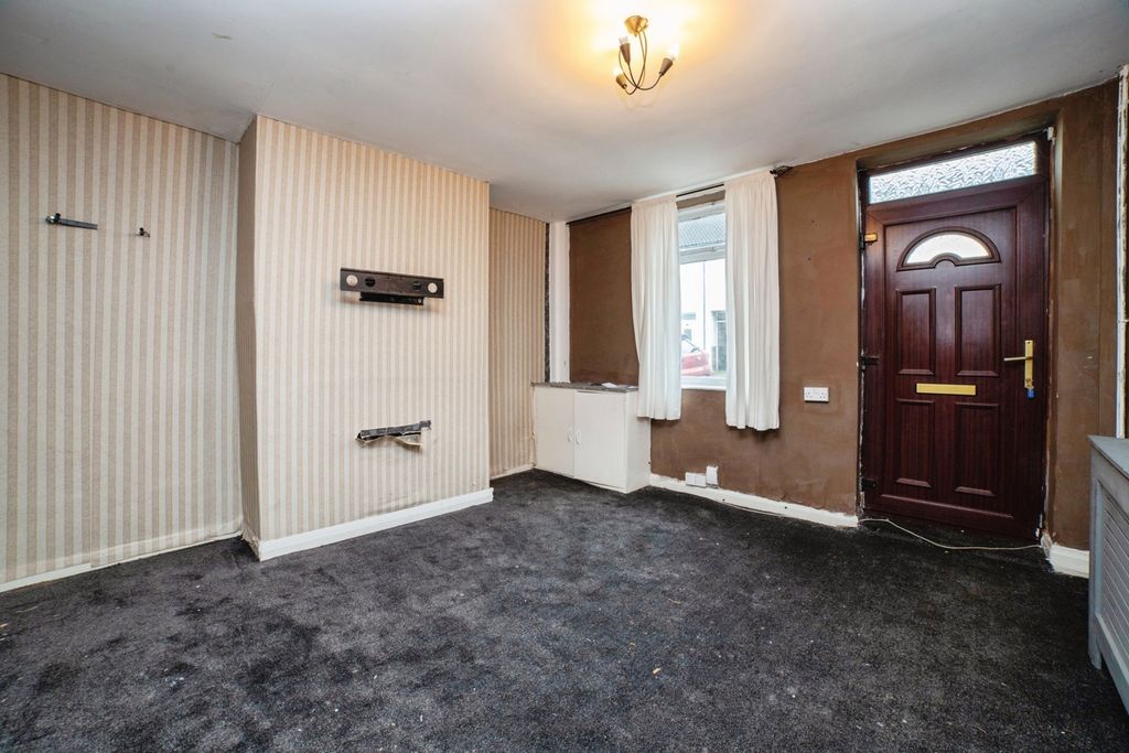 Property photo 3 of 17 Photo