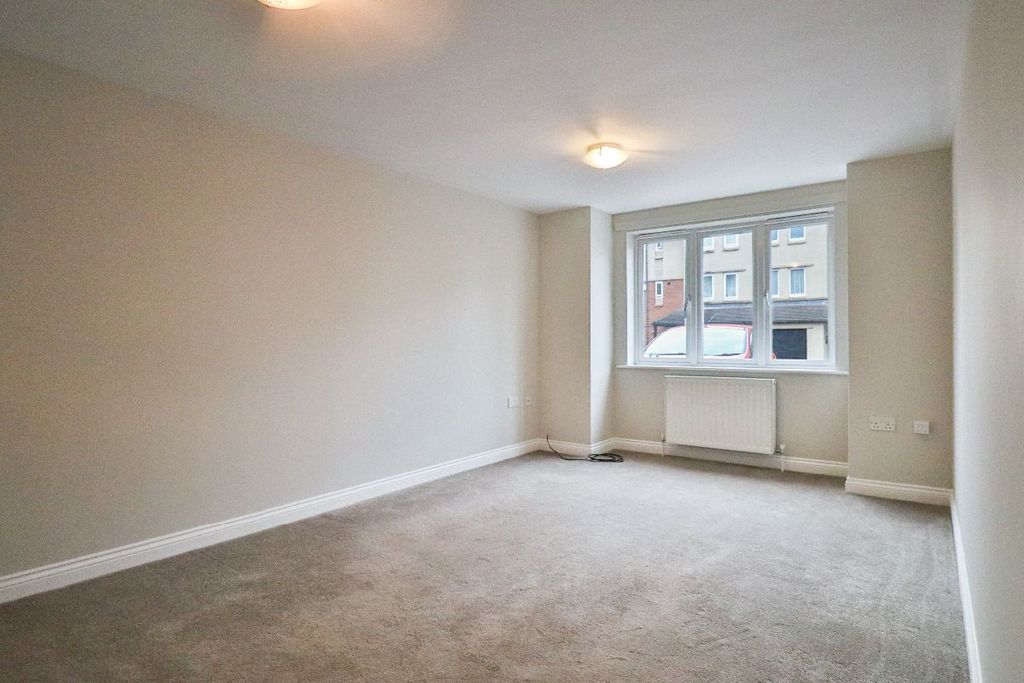 Property photo 3 of 5 Living Room