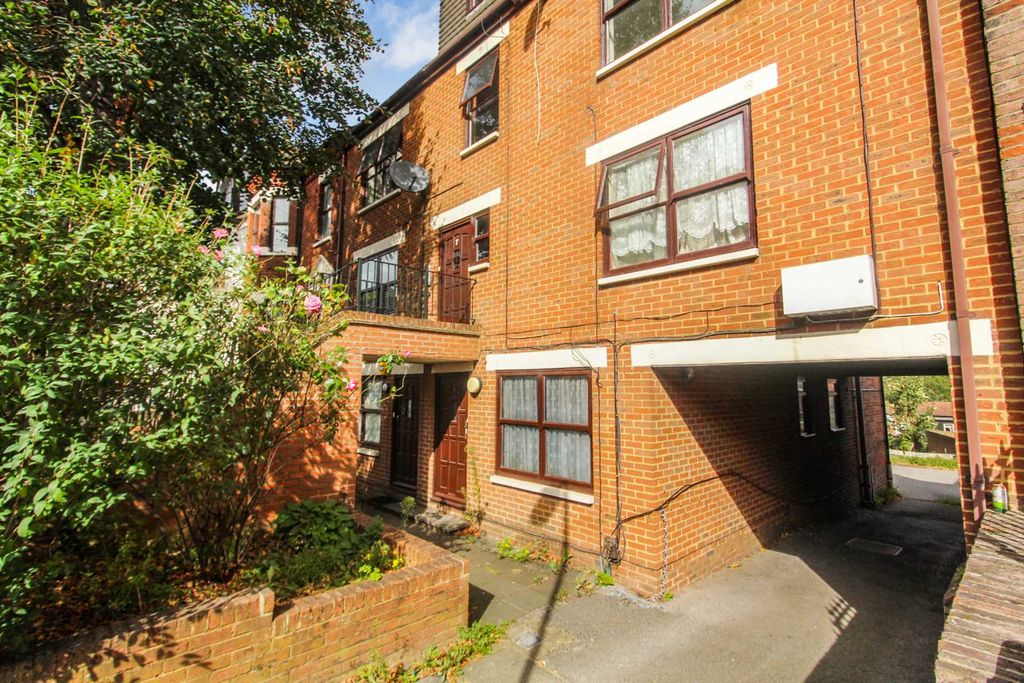 Property photo 2 of 4