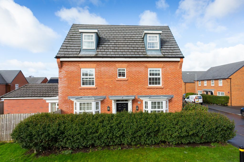 Property photo 2 of 13