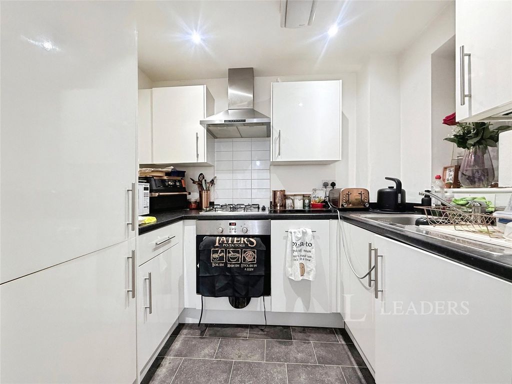 Property photo 2 of 11 Picture No. 13