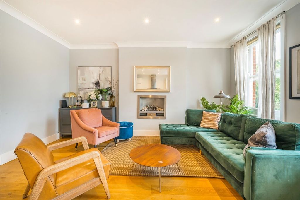 Property photo 2 of 10