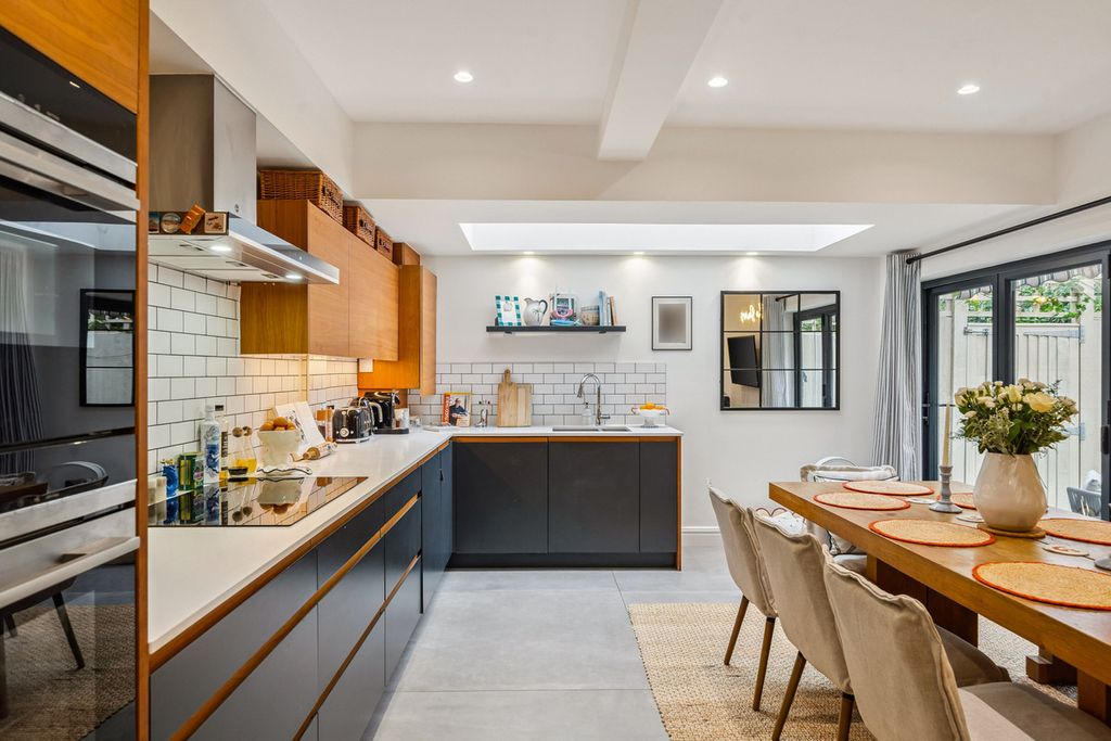 Property photo 2 of 29