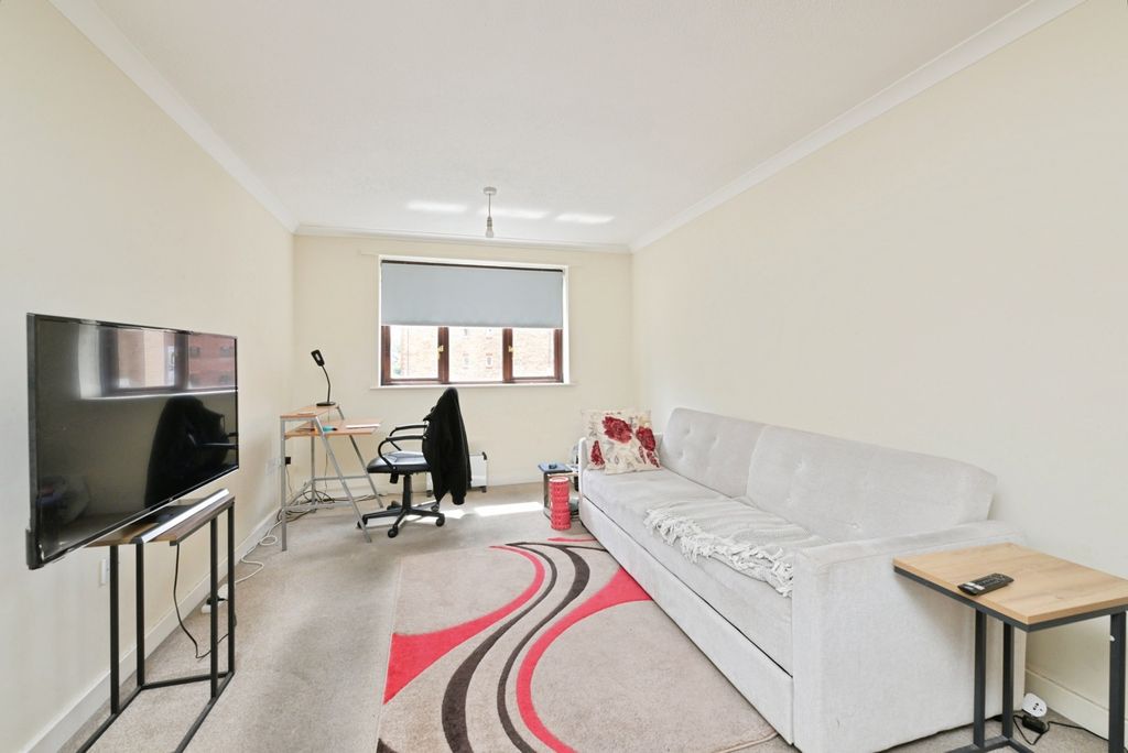Property photo 2 of 10 Photo