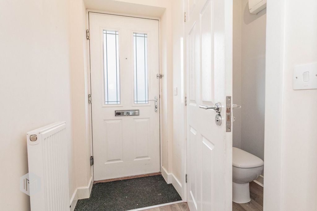 Property photo 3 of 27
