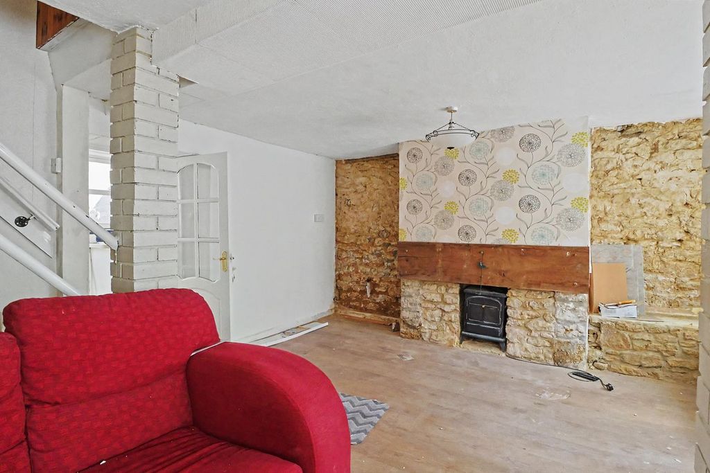 Property photo 2 of 20
