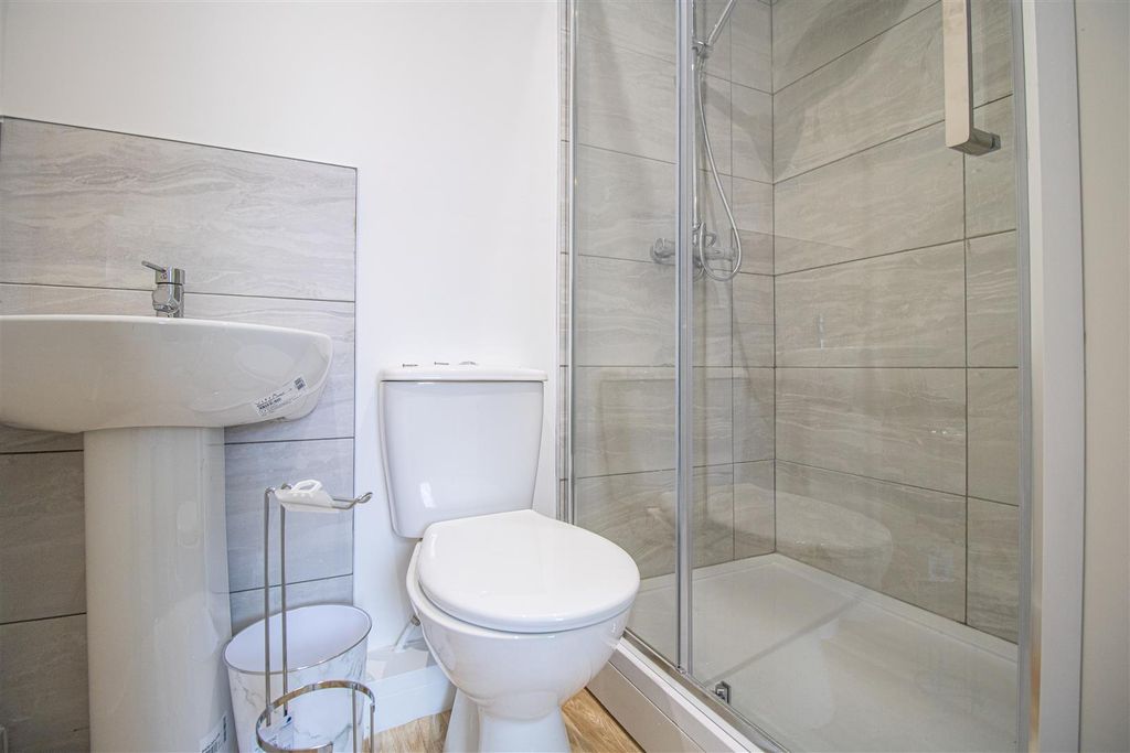 Property photo 2 of 2 Bedroom 4 En-Suite Bathroom