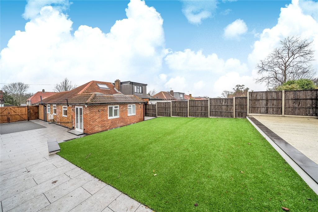Property photo 1 of 40 Picture No. 08