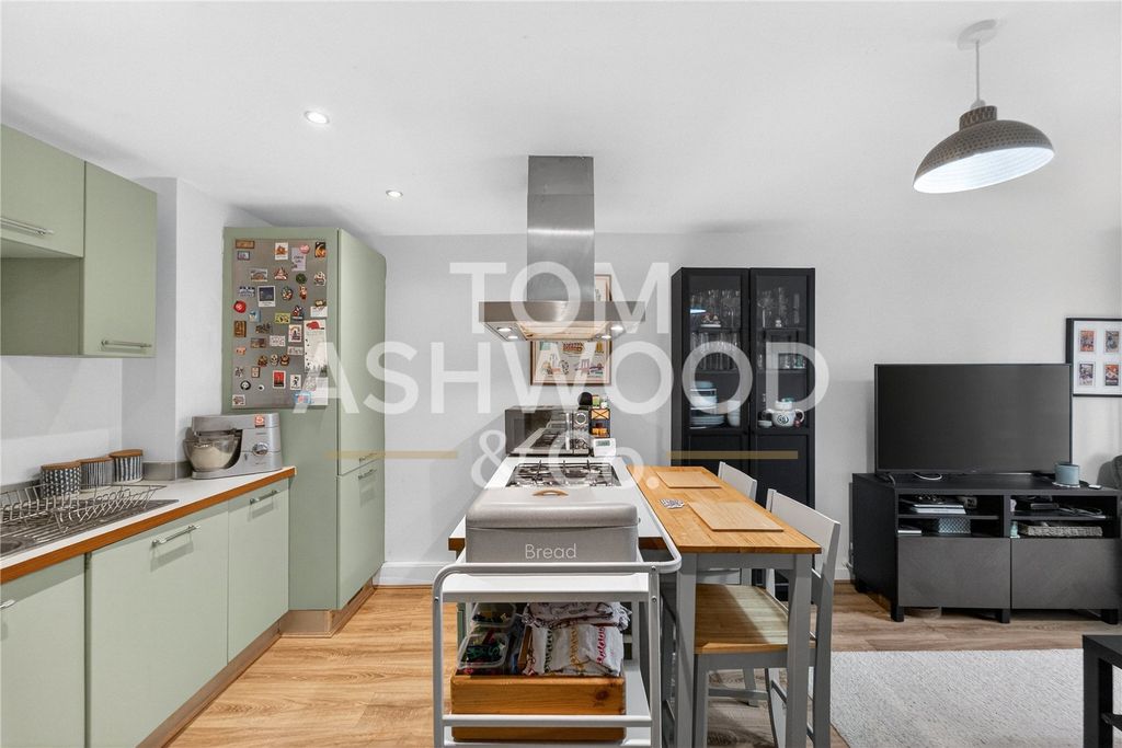 Property photo 3 of 8 Picture No. 54