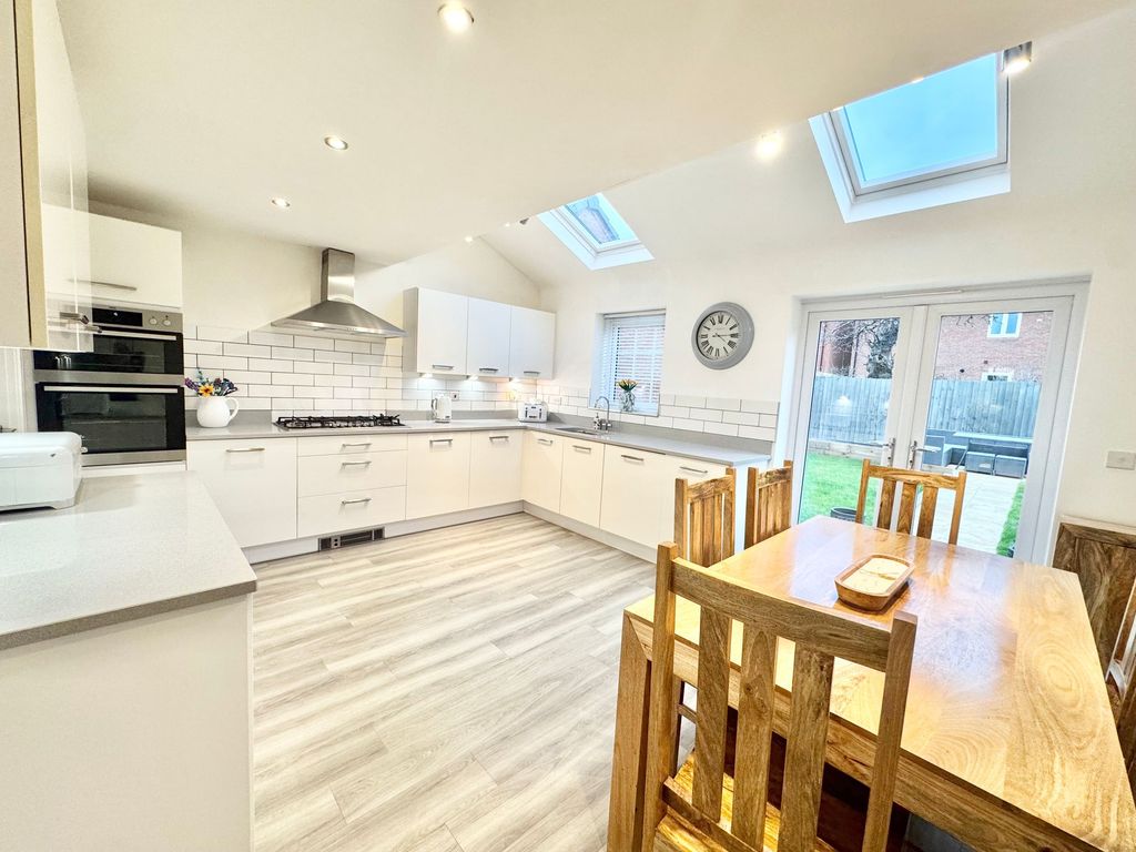 Property photo 3 of 23