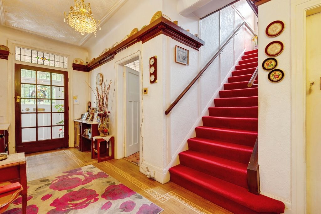 Property photo 3 of 17 Photo