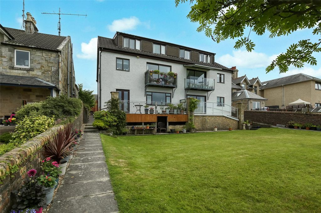 Property photo 1 of 17 External