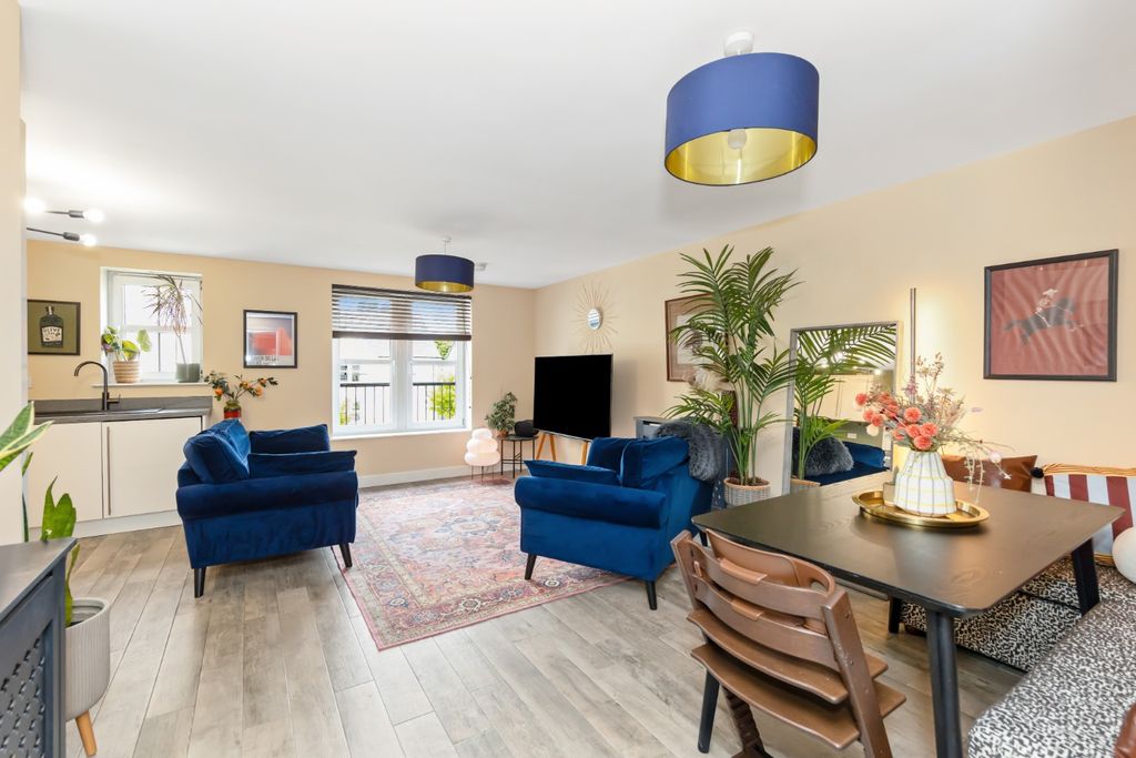 Property photo 2 of 21 5187703