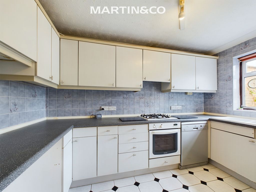 Property photo 3 of 12 Cam03627G0-Pr0045-Still001