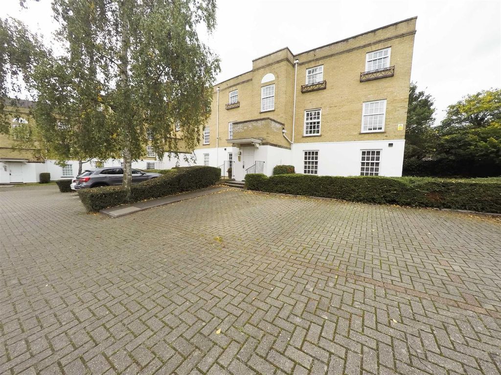 Property photo 1 of 12