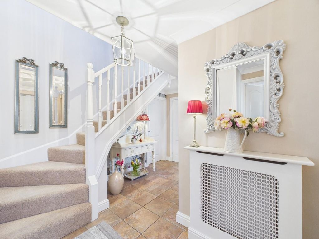 Property photo 2 of 45 Entrance Hallway