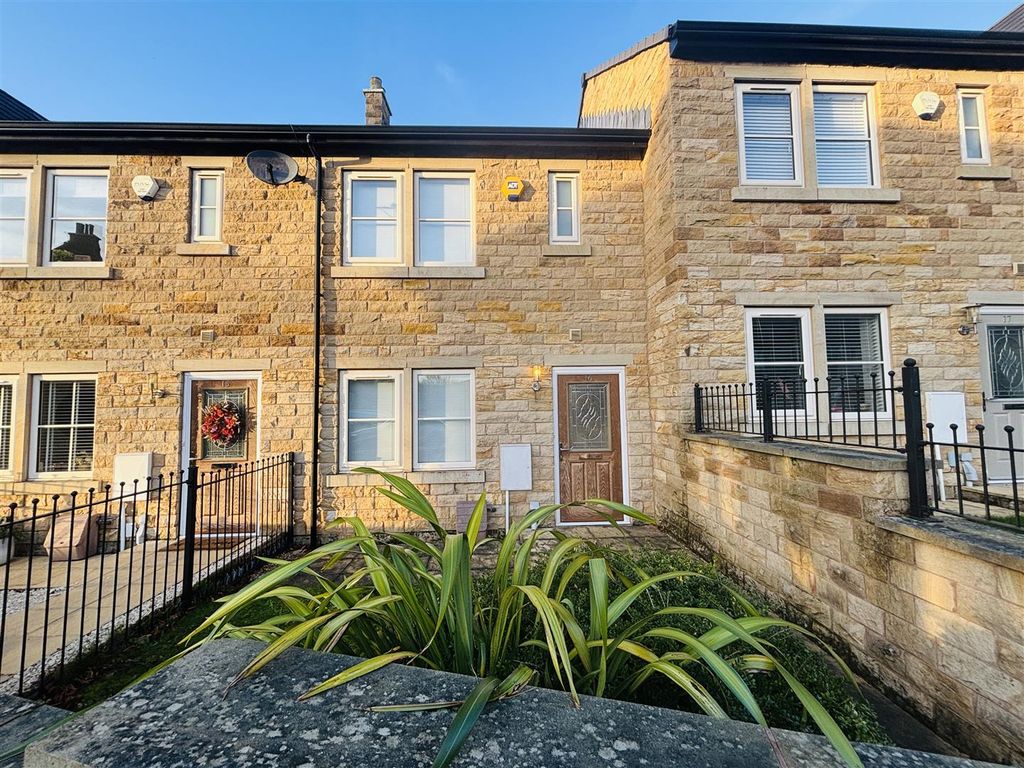 Property photo 3 of 19 No 16