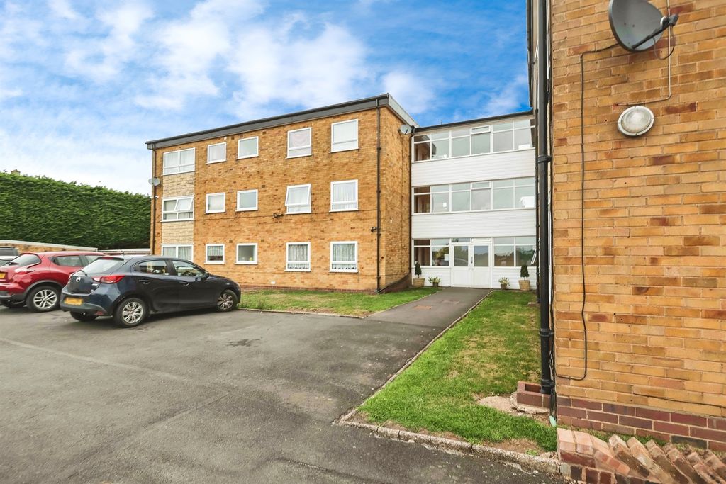Property photo 2 of 17