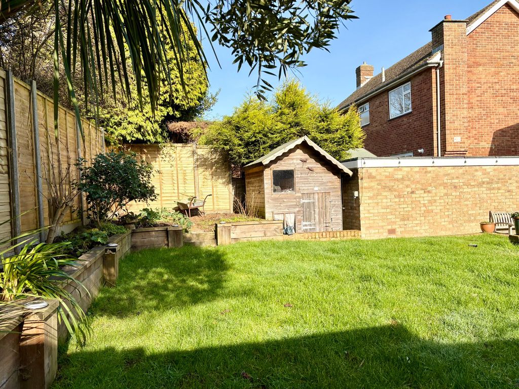 Property photo 2 of 25