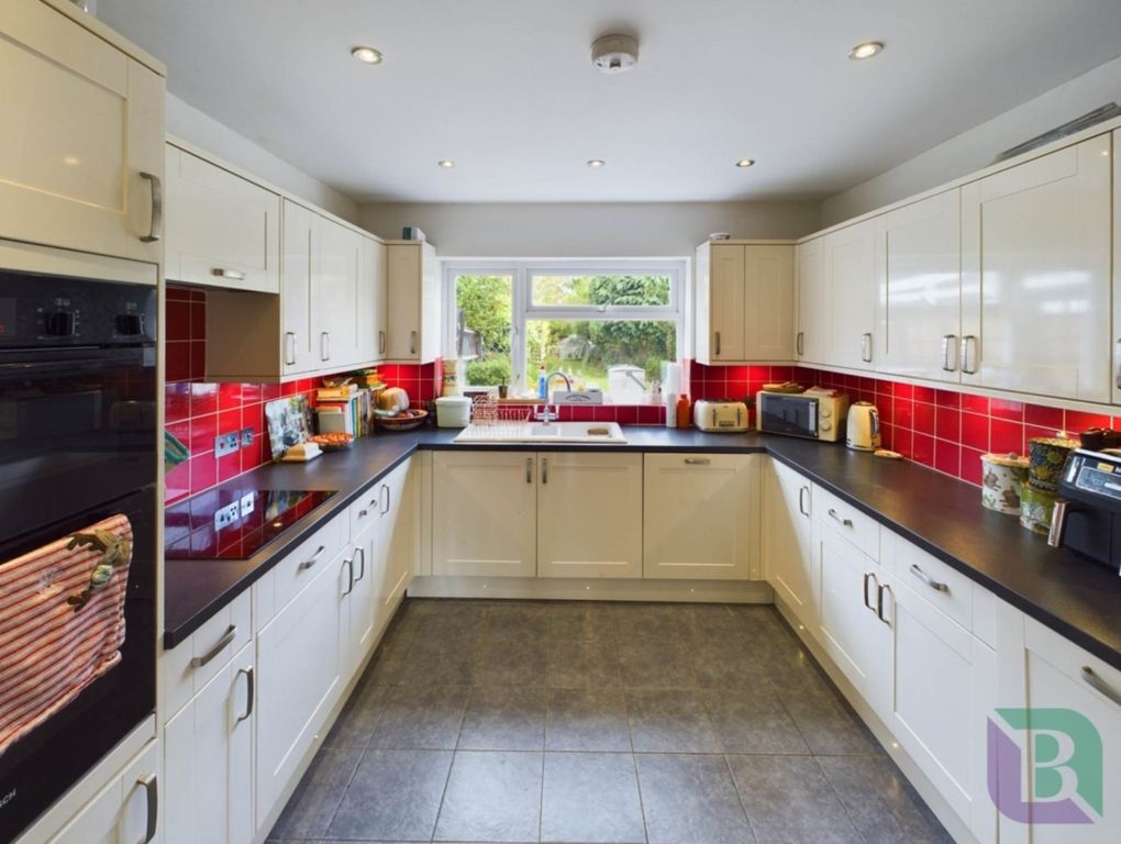 Property photo 2 of 24