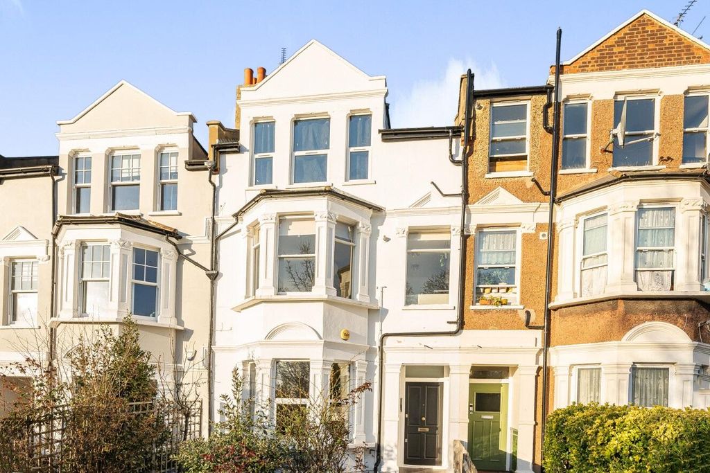 Property photo 2 of 16 Picture 2