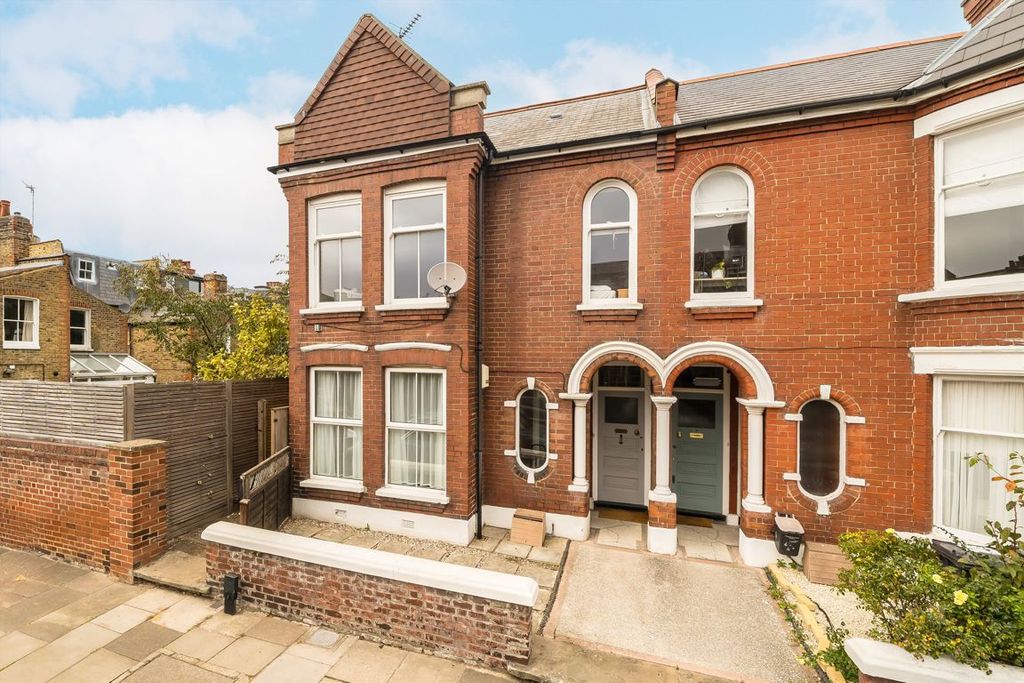 Property photo 1 of 8