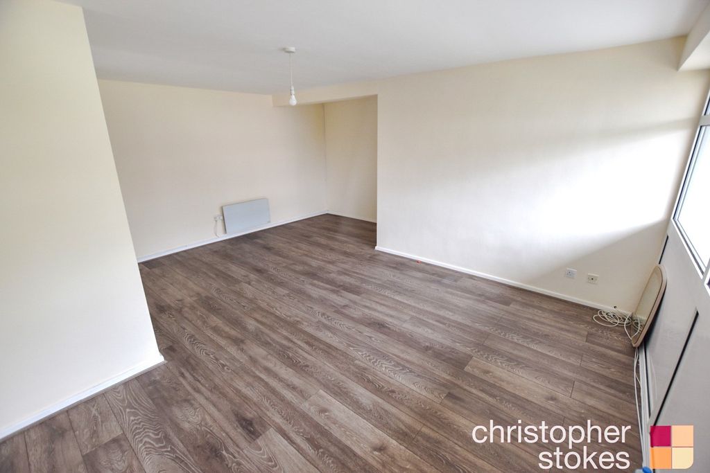 Property photo 2 of 11 4542632