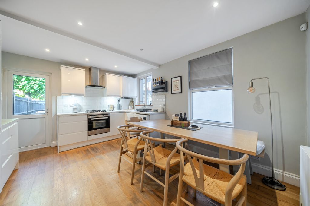 Property photo 3 of 11 1508541-10-6A7Dfc...