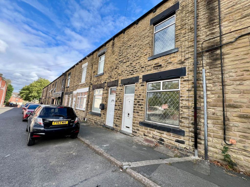 Property photo 1 of 14 3-Bedroom Property – Market Place, Barnsley, S72 8LX
