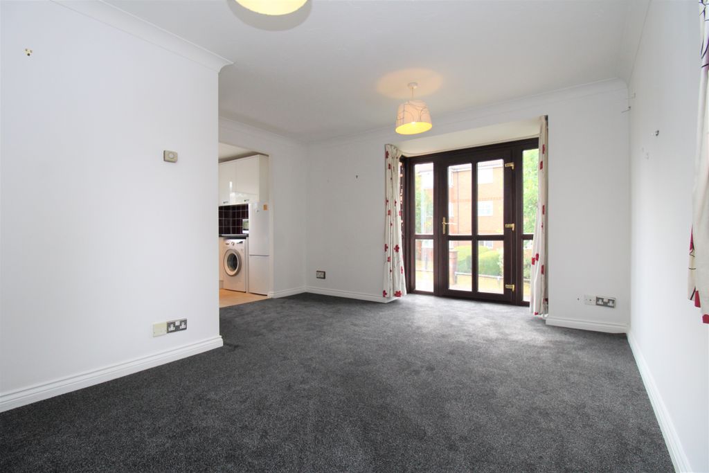 Property photo 3 of 5