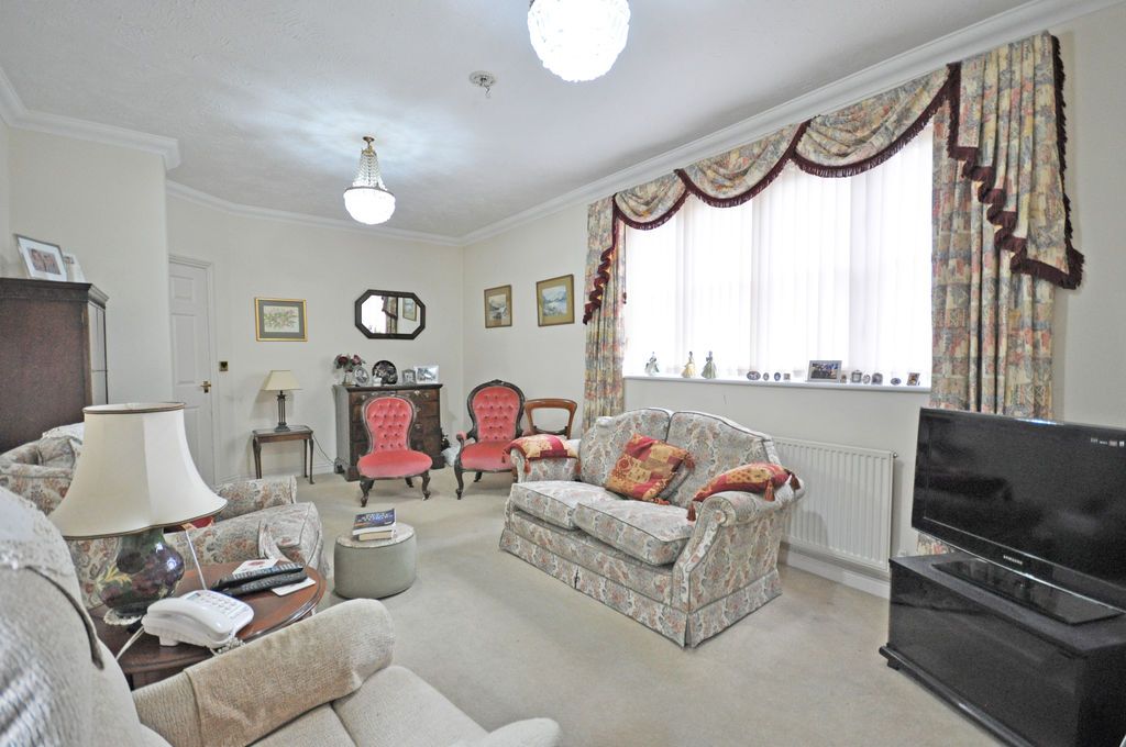 Property photo 3 of 10 Photo 2