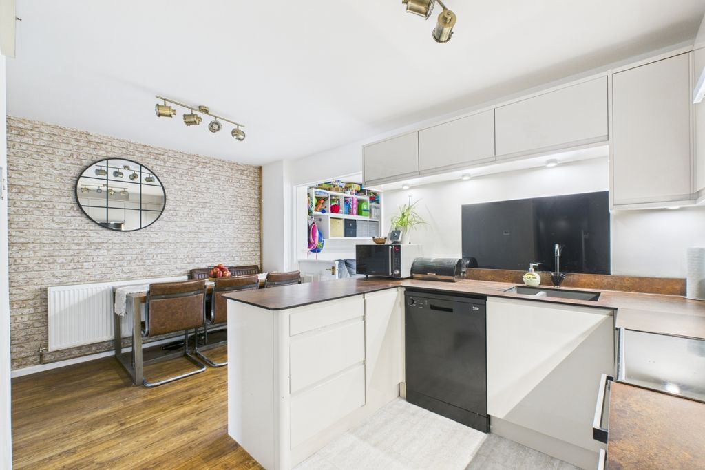 Property photo 2 of 13 Kitchen Diner