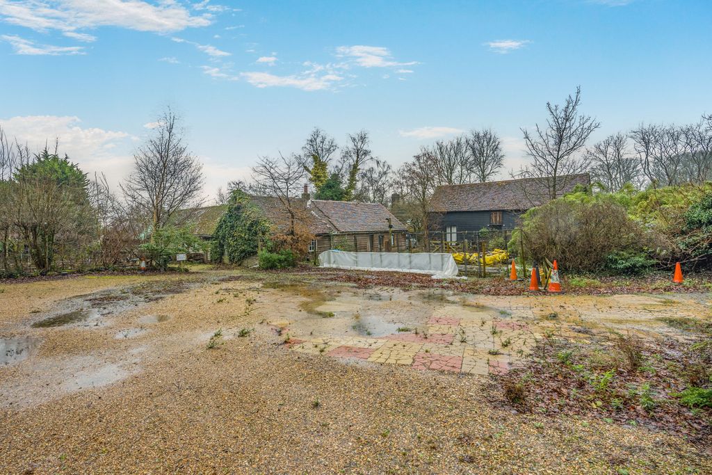 Property photo 3 of 40 Little Heath Farm, Little Heath Lane, Potten End, Berkhamsted, Hp4 2Ry