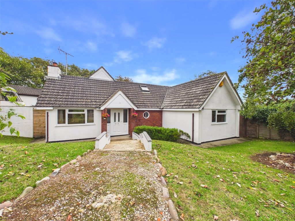 Property photo 2 of 19 Picture No. 23