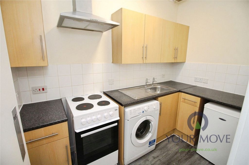 Property photo 2 of 7 Kitchen