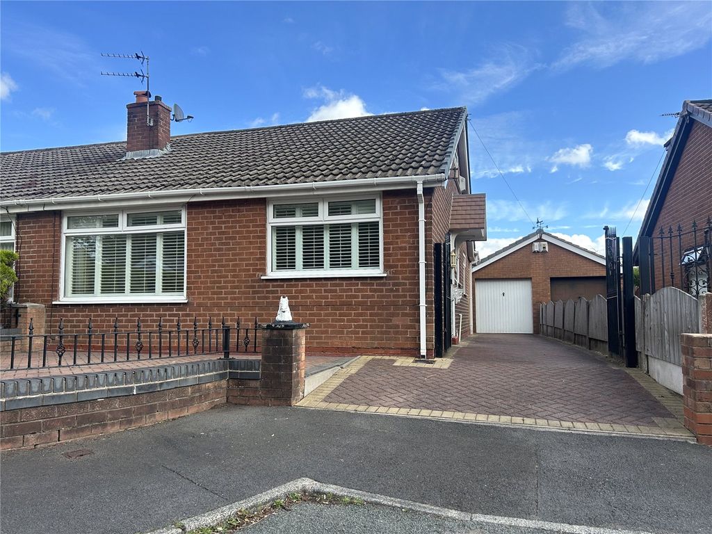 Property photo 1 of 19 External
