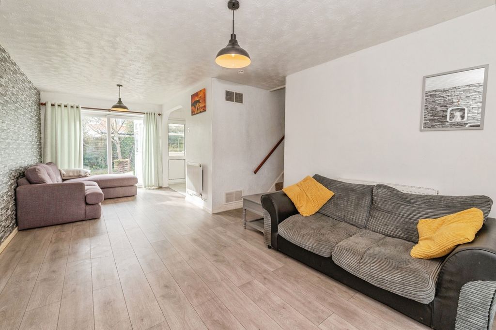 Property photo 3 of 13 Pbox-Img.Jpg