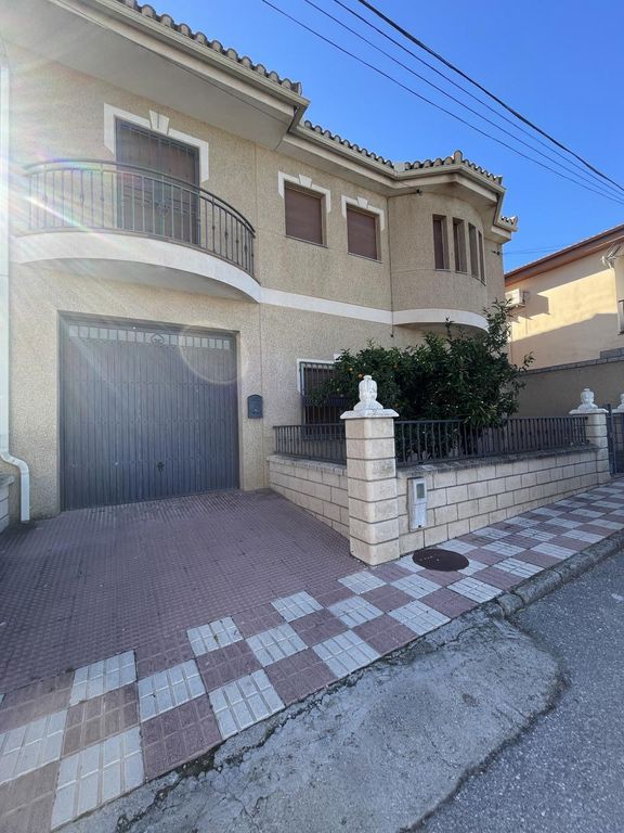 Property photo 2 of 48