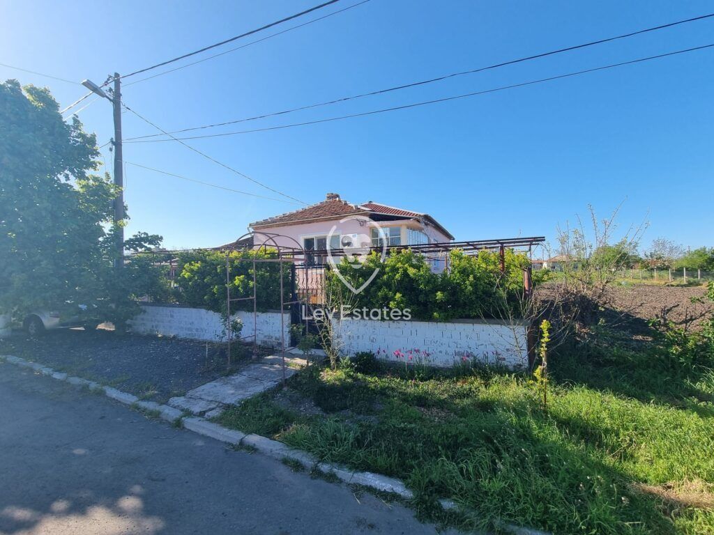 Property photo 1 of 20