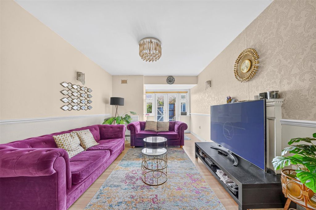Property photo 1 of 18