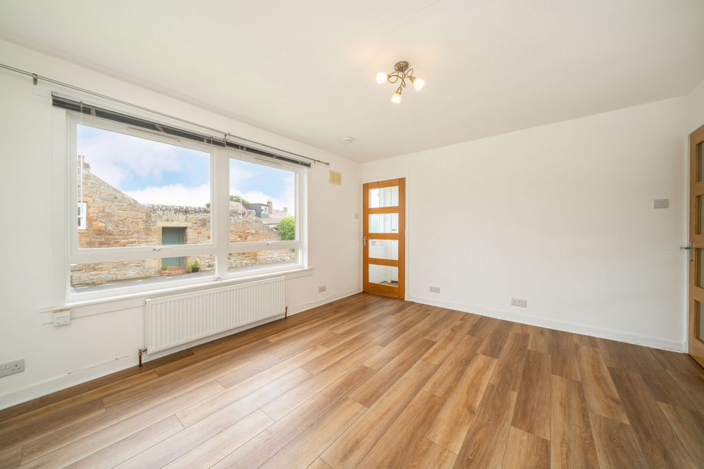 Property photo 2 of 14 Photo 9