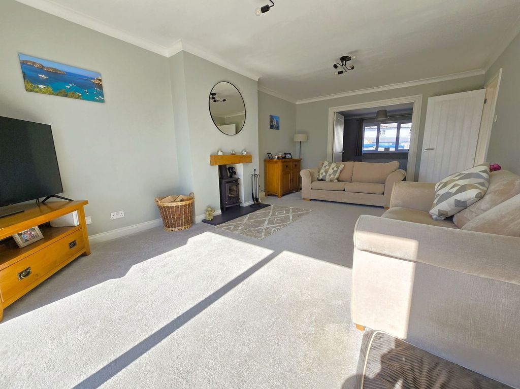 Property photo 3 of 24