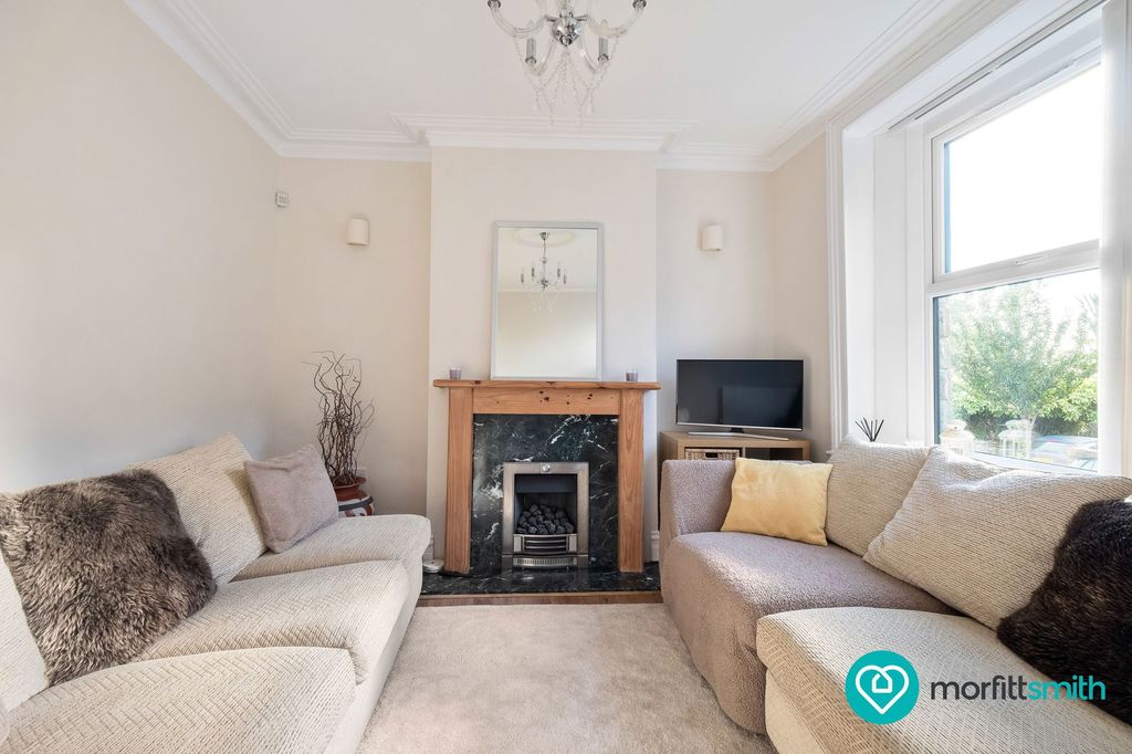 Property photo 2 of 21