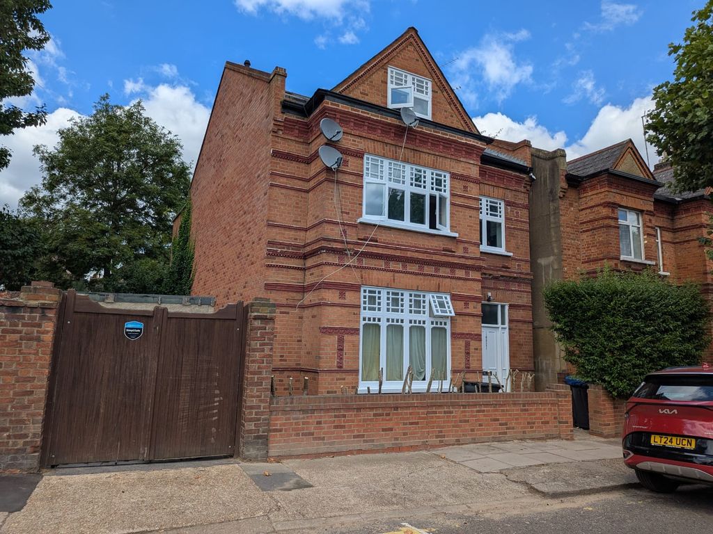 Property photo 1 of 10